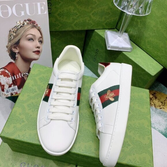 Gucci Ace Bee Embroidered White Leather Sneakers - Picture 4 of 9